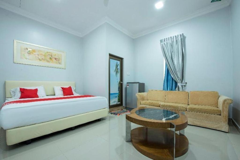 Oyo 90234 Sungai Rengit City Resort 2 Kampung Sungai Rengit Esterno foto